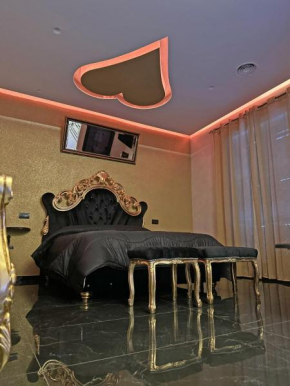 Red Rose Exclusive Rooms